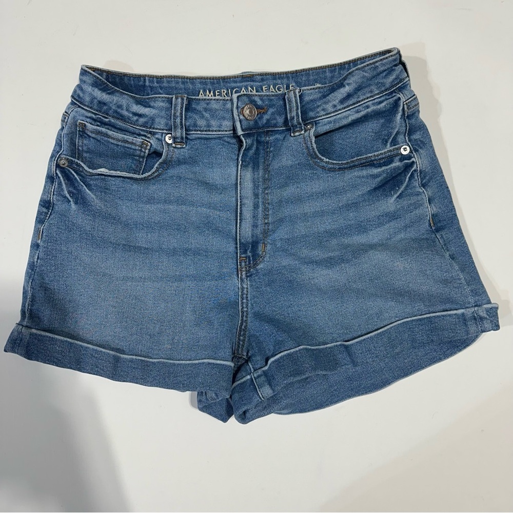 American Eagle stretch denim shorts size 6 ￼